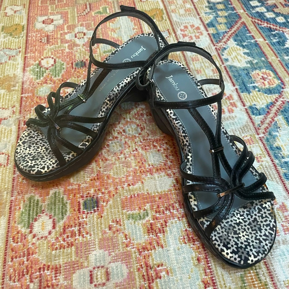 Jambu sandals